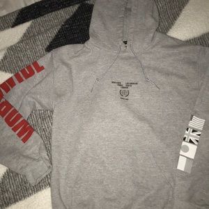 Gray sweatshirt with cute details